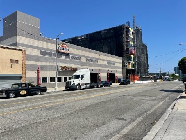 460 W 5th St, San Pedro, CA à louer - Photo du bâtiment - Image 3 de 11