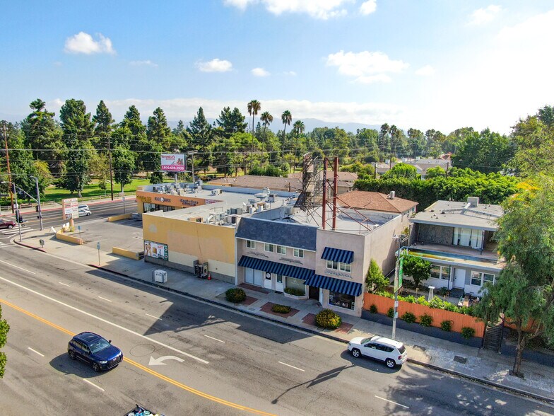 4340-4346 Laurel Canyon Blvd, Studio City, CA à vendre - Photo du bâtiment - Image 2 de 9