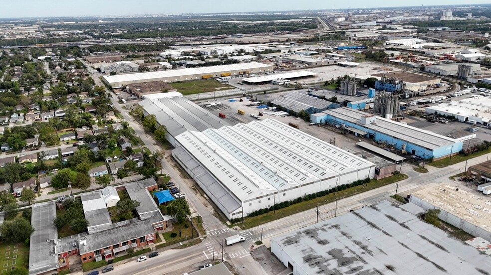 1211 Kress St, Houston, TX for lease - Building Photo - Image 3 of 6