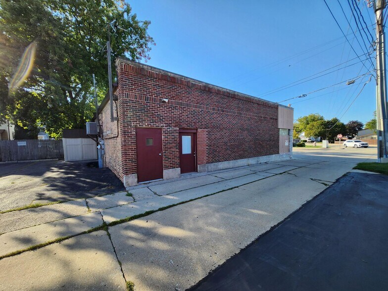 3113 Kinzie Ave, Racine, WI à vendre - Photo du bâtiment - Image 3 de 20