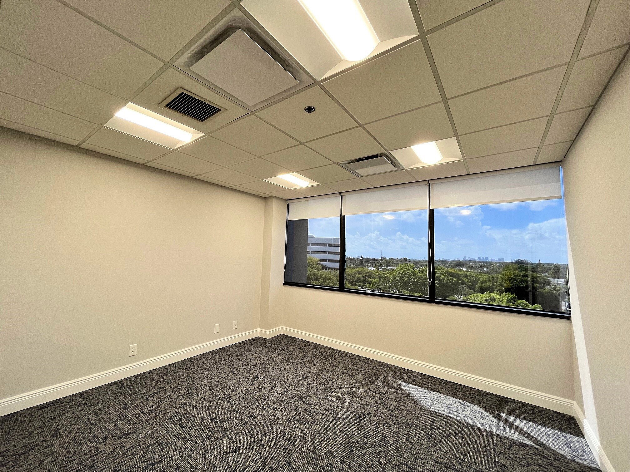 4901 NW 17th Way, Fort Lauderdale, FL for lease Interior Photo- Image 1 of 10