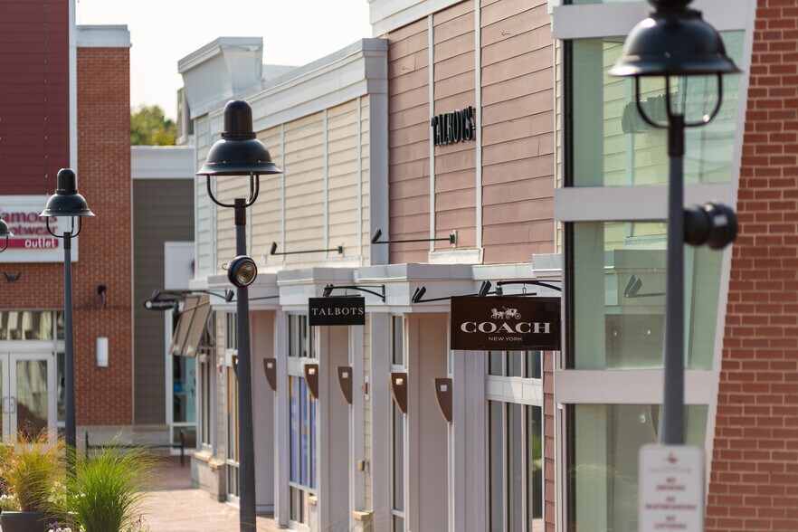 1 Freeport Village Sta, Freeport, ME à louer - Photo du bâtiment - Image 2 de 7