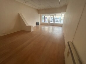 27 High St, Calne for lease Interior Photo- Image 2 of 3