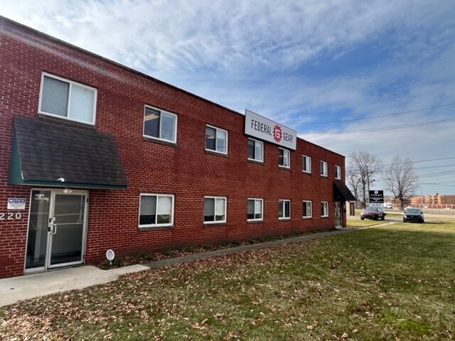 33220-33250 Lakeland Blvd, Eastlake, OH for sale - Building Photo - Image 1 of 1