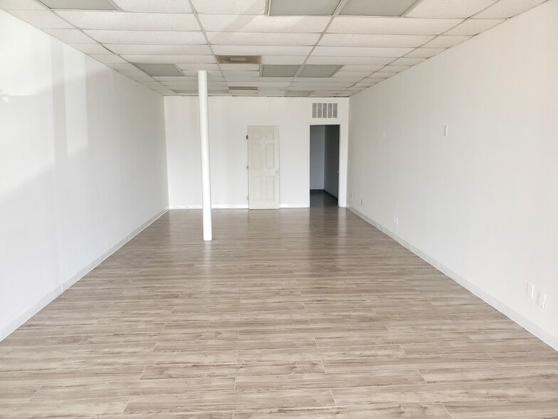 1001 Fairmont Pky, Pasadena, TX for lease - Building Photo - Image 3 of 10