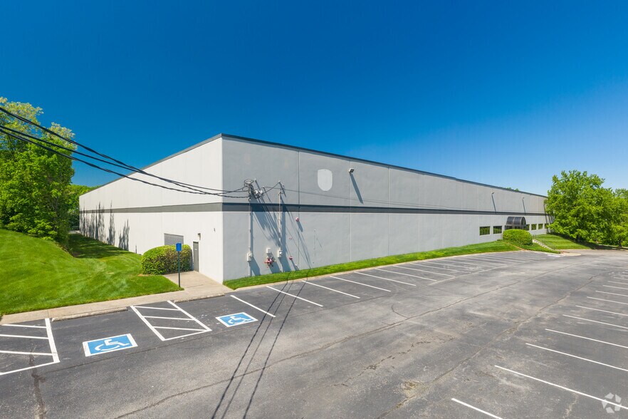 1375 Heil Quaker Blvd, La Vergne, TN à louer - Photo du bâtiment - Image 2 de 5