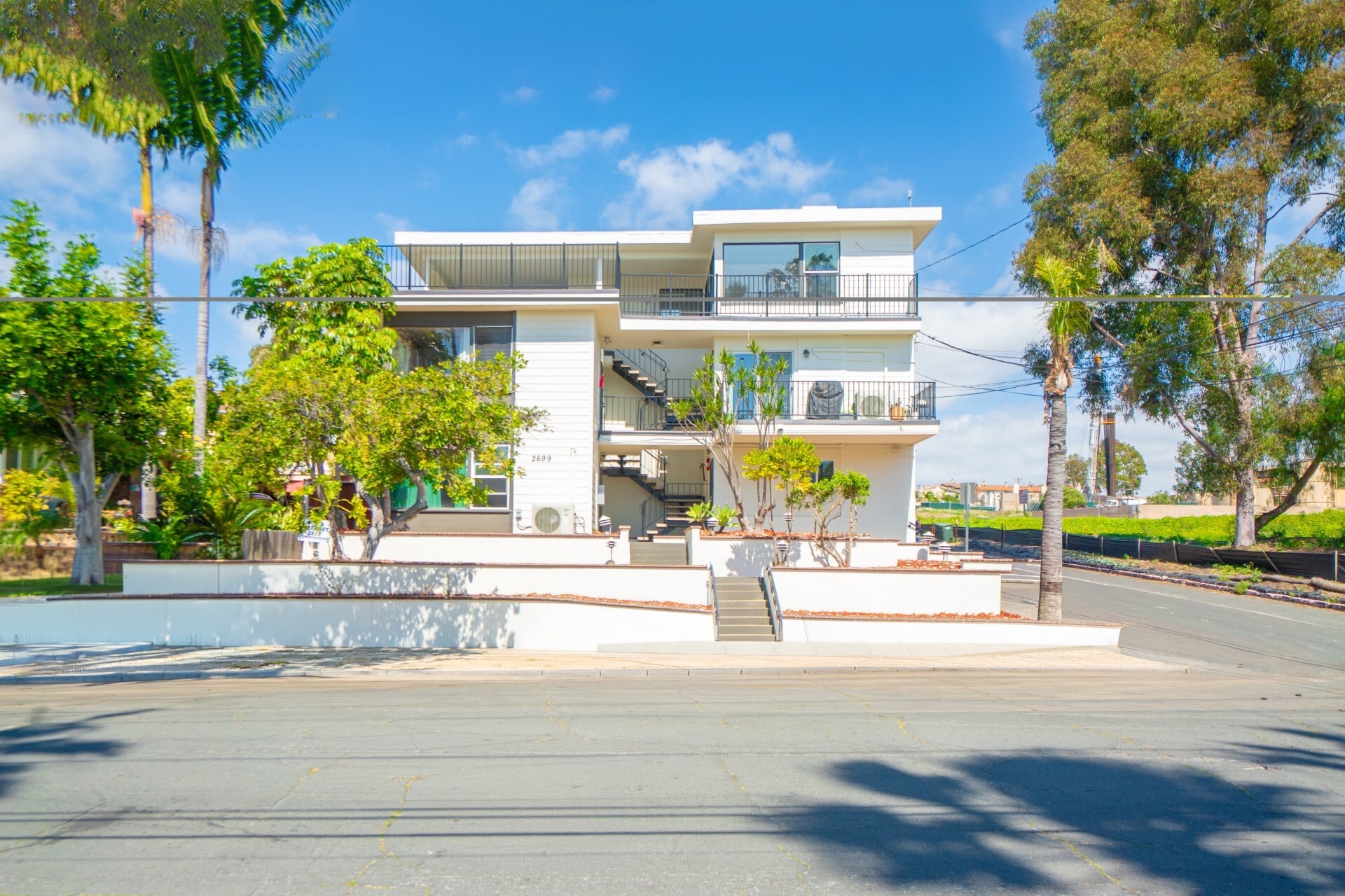 2699 E 20th St, Signal Hill, CA for sale Primary Photo- Image 1 of 22