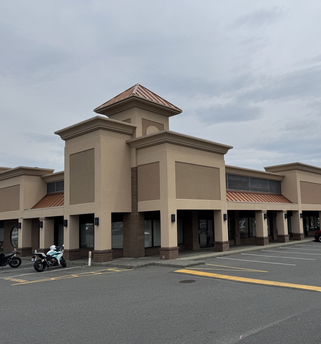 1150 Terminal - Terminal Shopping Centre, Av N, Nanaimo, BC for lease Primary Photo- Image 1 of 2