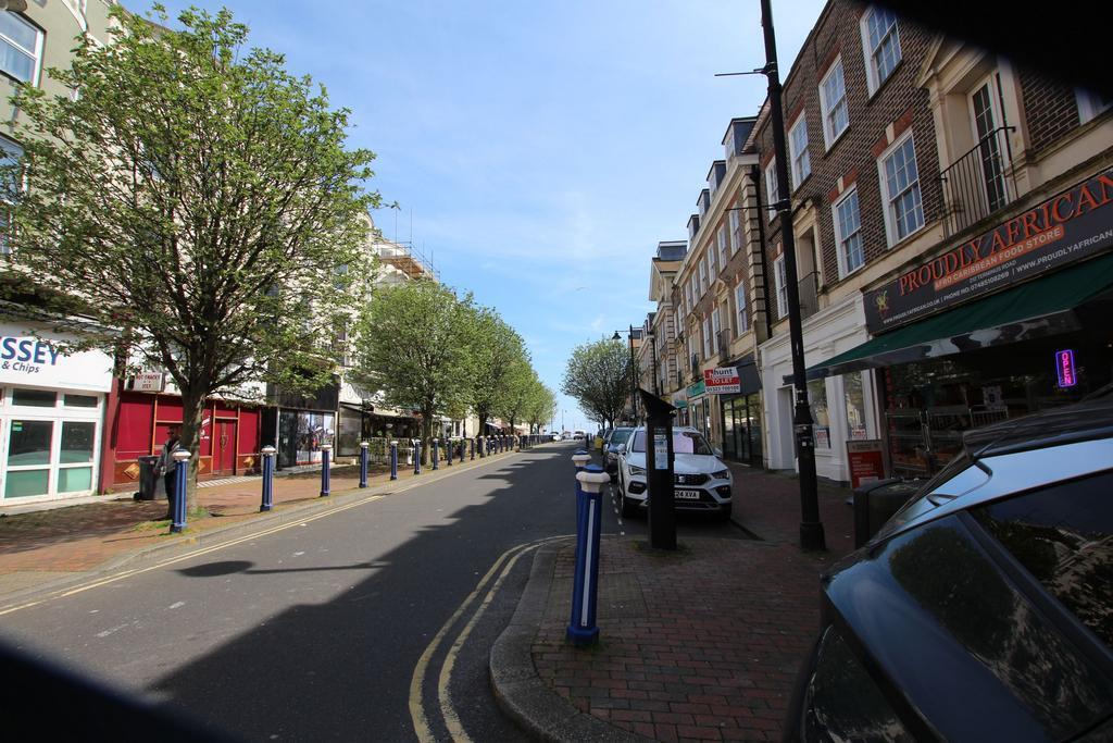 195-199 Terminus Rd, Eastbourne à vendre Photo du bâtiment- Image 1 de 14