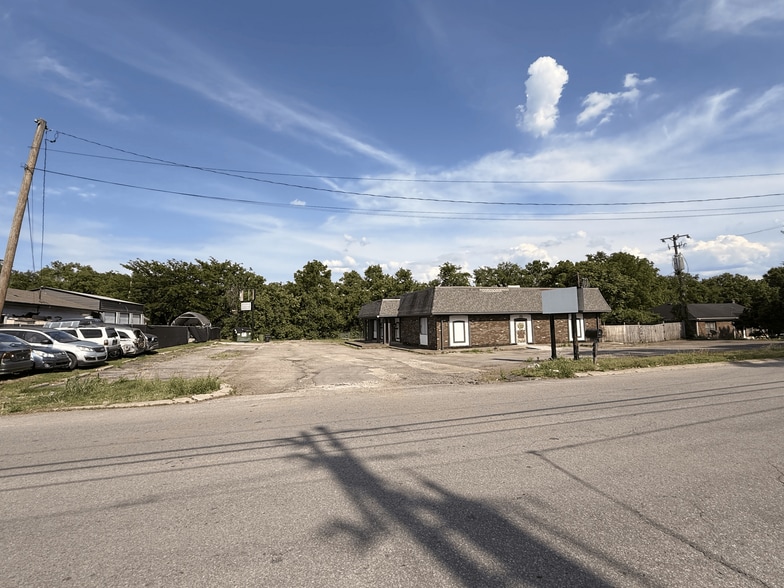 449 Moss Trl, Goodlettsville, TN for sale - Building Photo - Image 3 of 6