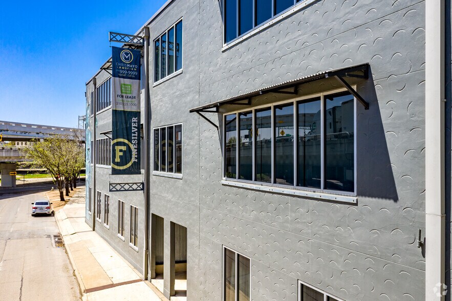 816 Camaron St, San Antonio, TX à louer - Photo du bâtiment - Image 2 de 5