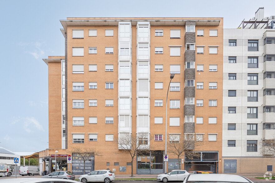 Avenida Cerro Milano, 143, Madrid, Madrid for lease - Building Photo - Image 2 of 3