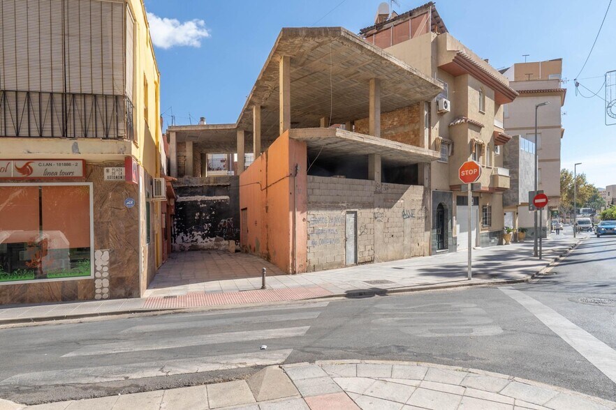 Calle Rambla de Capuchinos, 18, Motril, Granada à vendre - Photo du bâtiment - Image 2 de 11