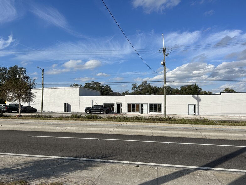 4504 E Hillsborough Ave, Tampa, FL à louer - Photo du b timent - Image 2 de 6