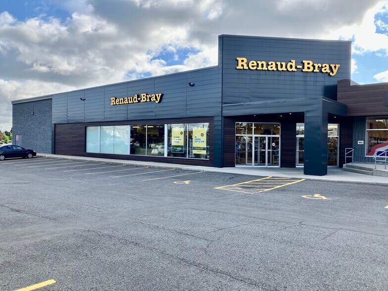 520 Boul Saint-Joseph, Drummondville, QC à louer - Photo du bâtiment - Image 2 de 8