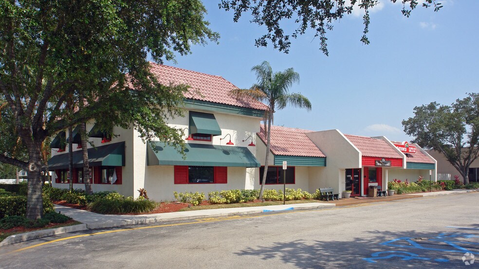 8924 N Military Trl, West Palm Beach, FL à louer - Photo du bâtiment - Image 3 de 6