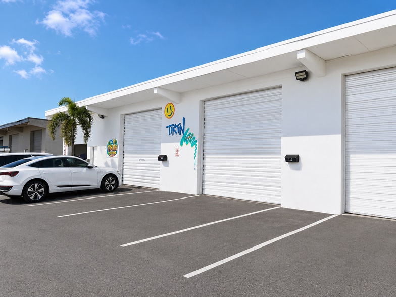 704-718 NW 6th Ave, Fort Lauderdale, FL for lease - Building Photo - Image 2 of 6