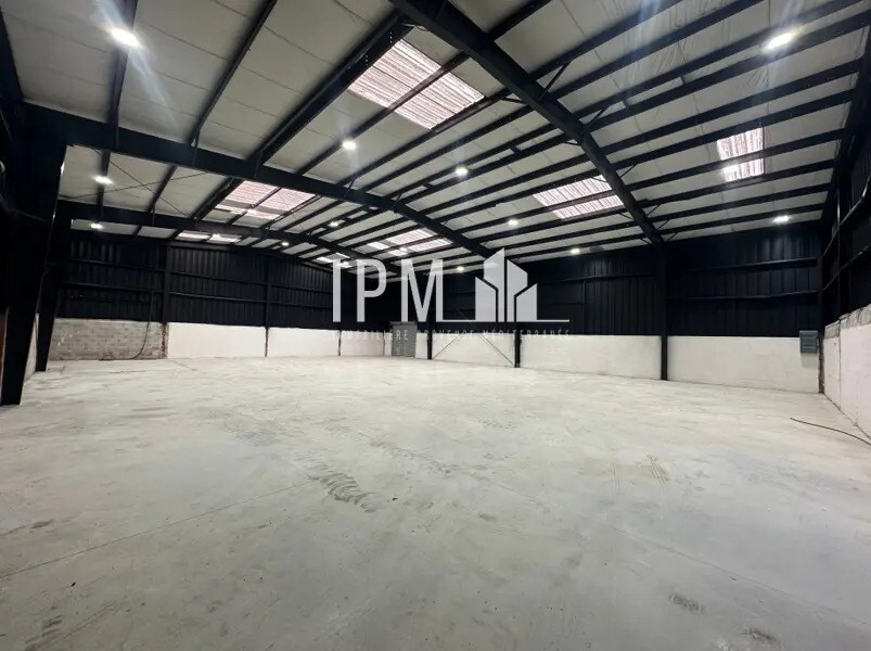 Flex in Aubagne for lease Building Photo- Image 1 of 9