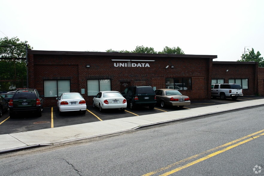 6531 Fresh Meadow Ln, Fresh Meadows, NY for sale - Building Photo - Image 2 of 2