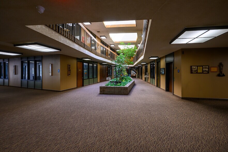 9100 S Sepulveda Blvd, Los Angeles, CA à louer - Photo intérieure - Image 2 de 14