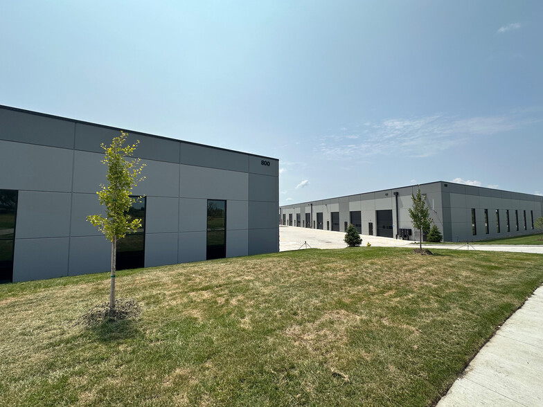 800 Interstate Pky, Waukee, IA for sale - Building Photo - Image 1 of 6