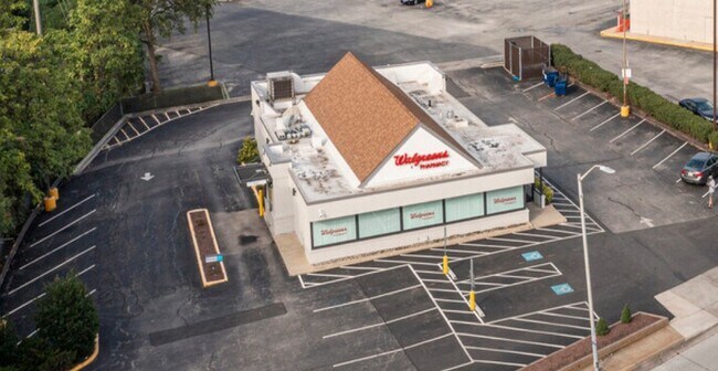 Plus de détails pour 2001 W Patapsco Ave, Baltimore, MD - Commerce de détail à louer