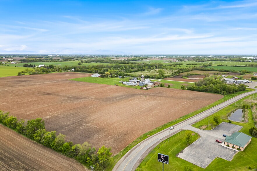 1600 Planeview Dr, Oshkosh, WI à vendre - Aérien - Image 3 de 26