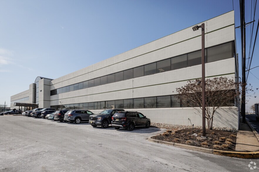 620 Division St, Elizabeth, NJ à louer - Photo du bâtiment - Image 3 de 6