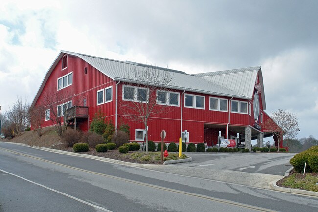 Plus de détails pour 1080 W Main St, Abingdon, VA - Commerce de détail à vendre