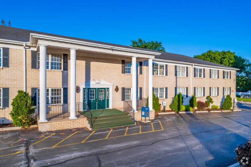 1345 W Mason St, Green Bay, WI à louer - Photo du bâtiment - Image 3 de 4