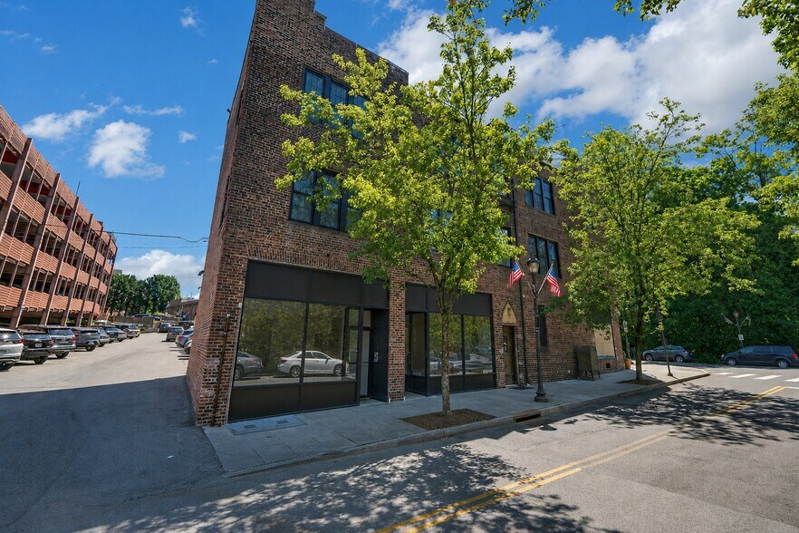 30 Garth Rd, Scarsdale, NY à louer - Photo du bâtiment - Image 3 de 15