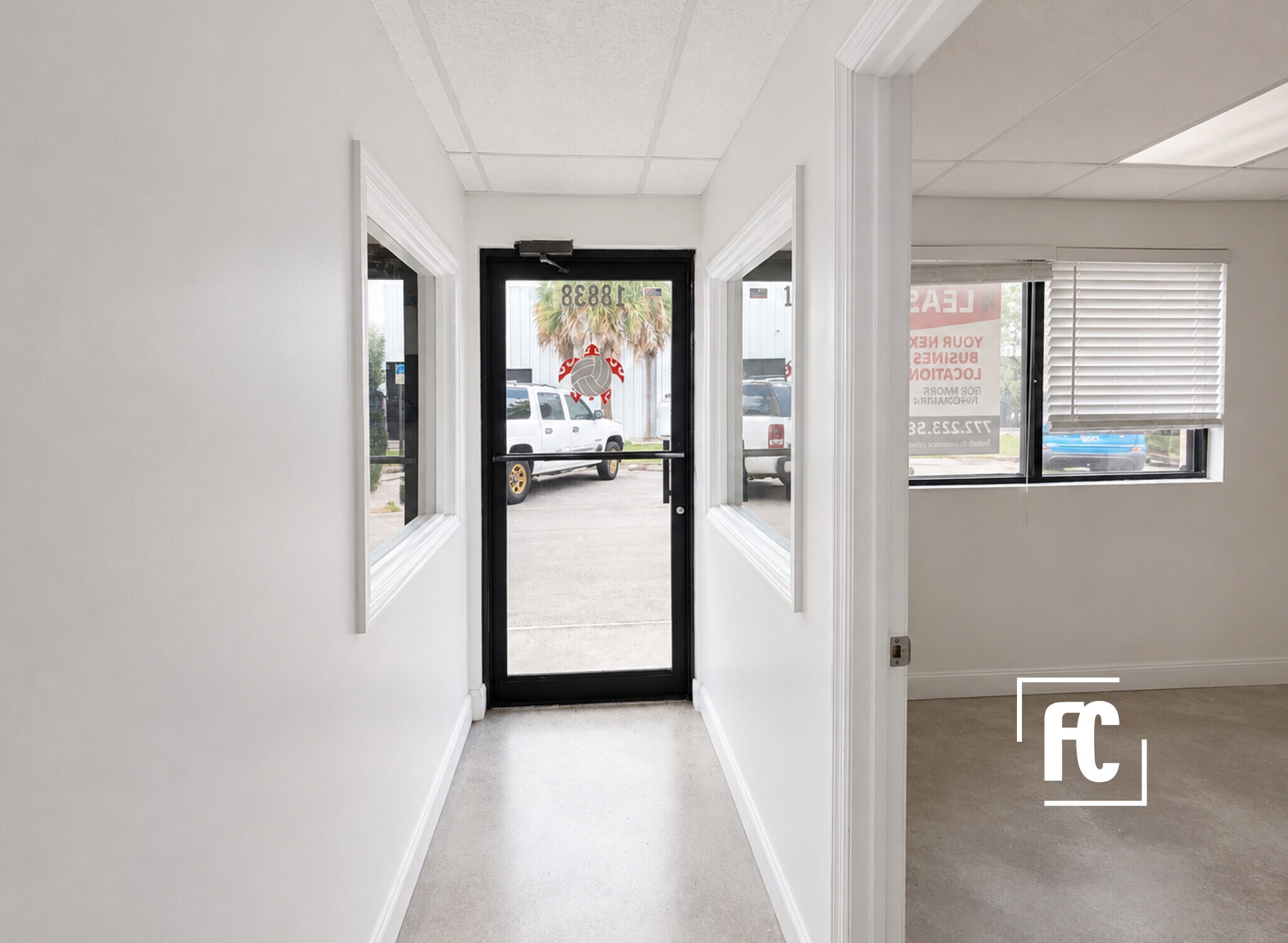 12934-12944 SE Suzanne Dr, Hobe Sound, FL for lease Interior Photo- Image 1 of 9