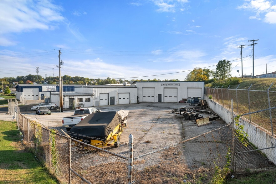 875 Friedens Rd, Saint Charles, MO à vendre - Photo du bâtiment - Image 3 de 15