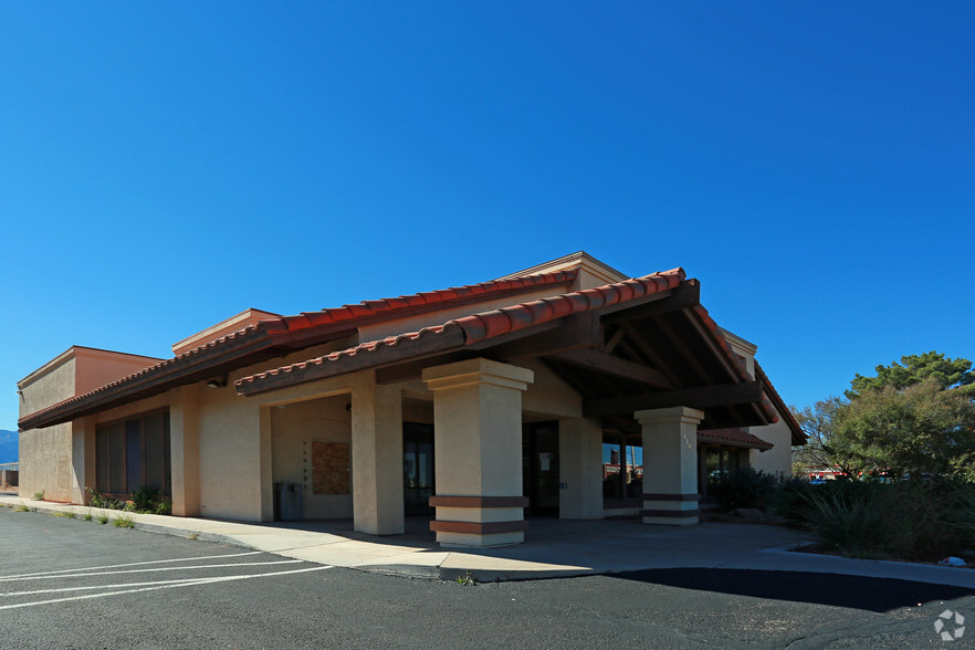 1160 E Fry Blvd, Sierra Vista, AZ à louer - Photo principale - Image 1 de 14