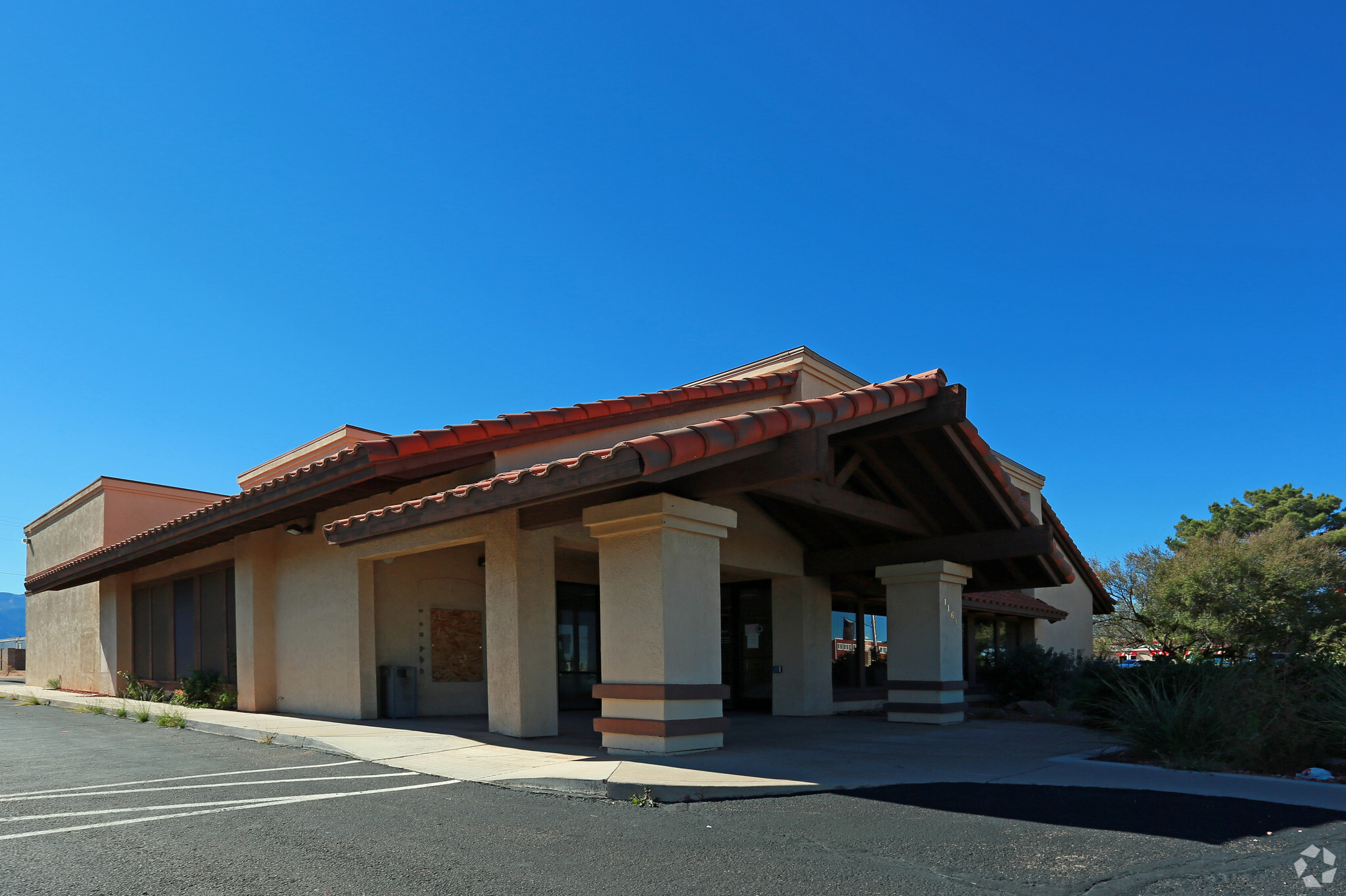 1160 E Fry Blvd, Sierra Vista, AZ à louer Photo principale- Image 1 de 15