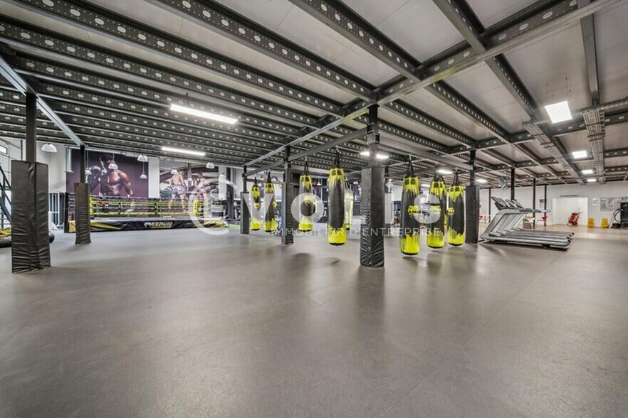 5-7 Rue Du Sagittaire, Rungis for lease - Building Photo - Image 1 of 3