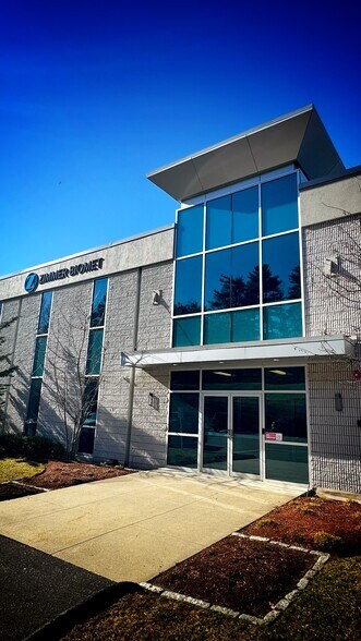 10 Oceana Way, Norwood, MA for lease - Building Photo - Image 2 of 5