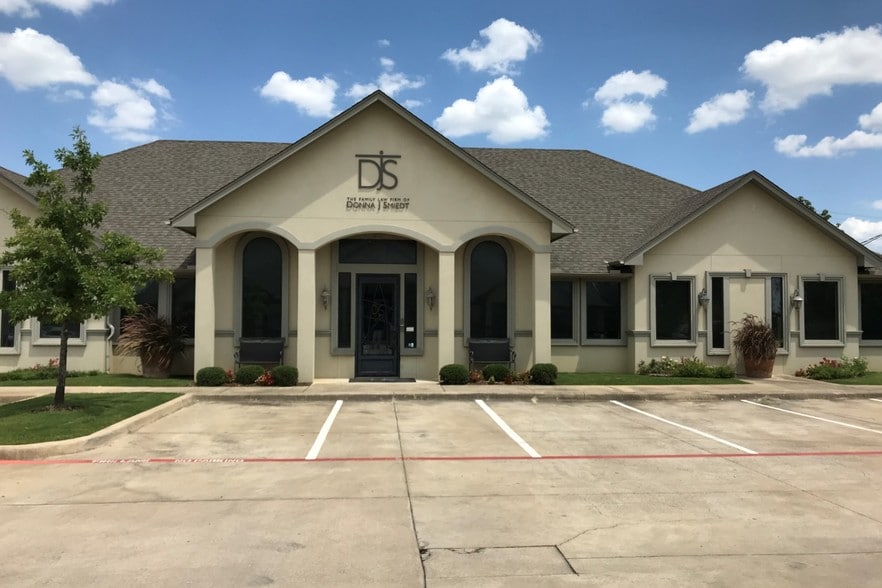 3216 W Arkansas Ln, Dalworthington Gardens, TX for lease - Building Photo - Image 1 of 16