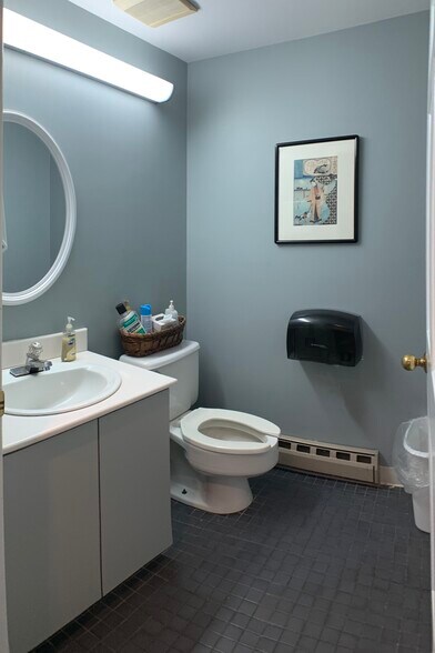 75 Summit Ave, Hackensack, NJ à louer - Photo du bâtiment - Image 3 de 16