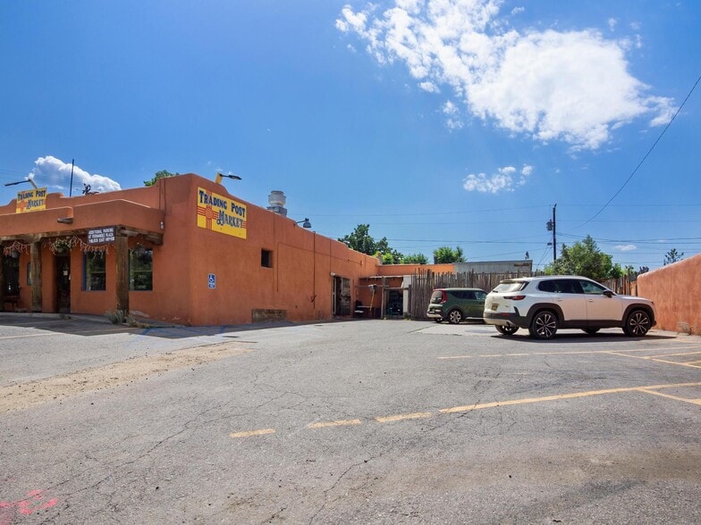 4179 St Highway 68, Ranchos De Taos, NM à vendre - Photo du bâtiment - Image 3 de 33