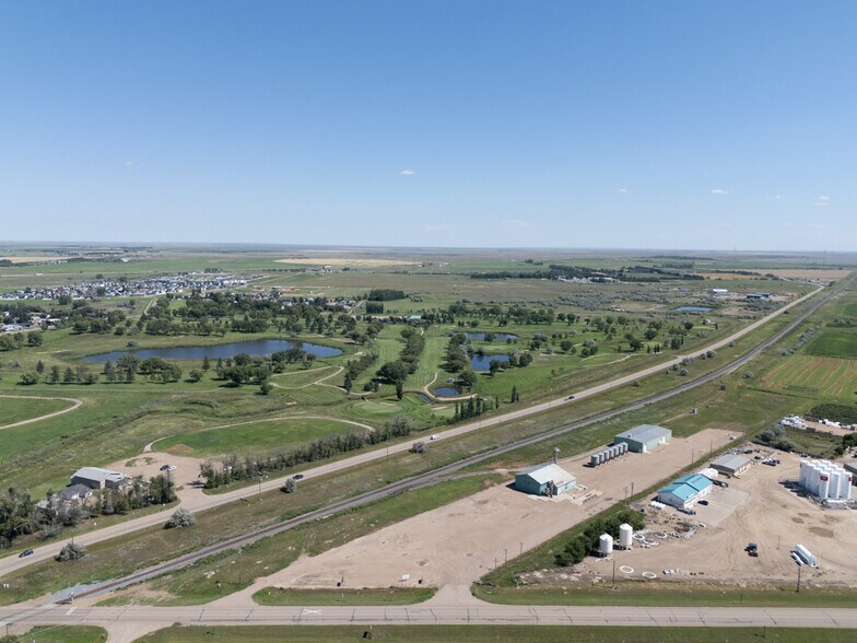 184075 7 Street East, Brooks, AB à vendre - Aérien - Image 1 de 1