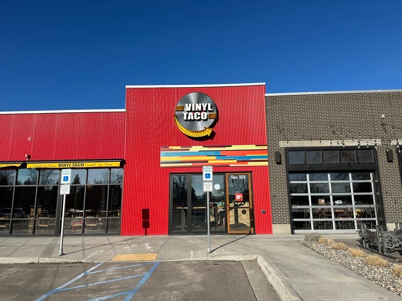 1970 S Columbia Rd, Grand Forks, ND for lease - Building Photo - Image 1 of 19