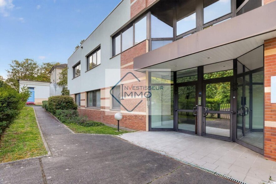 Flex in Champs Sur Marne for lease - Building Photo - Image 2 of 12