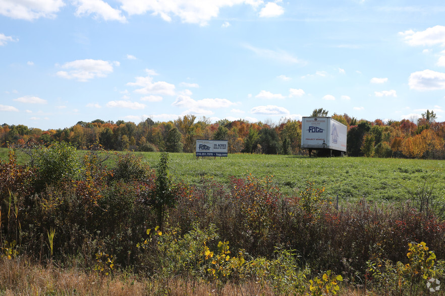 Seasons Rd, Stow, OH à vendre - Photo principale - Image 1 de 1