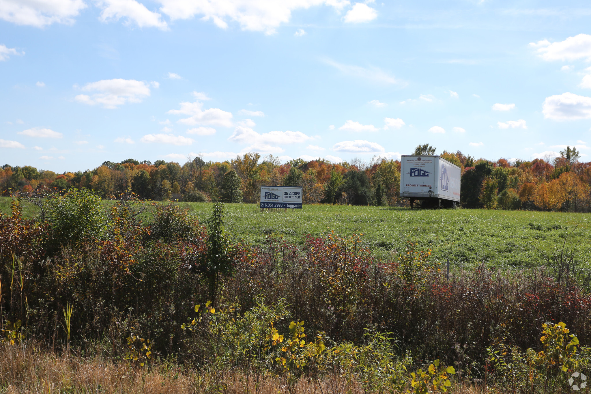 Seasons Rd, Stow, OH à vendre Photo principale- Image 1 de 1