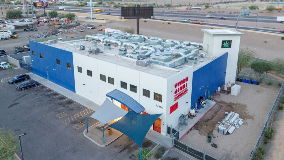 17006 S Weber Dr, Chandler, AZ à louer - Photo du bâtiment - Image 2 de 10