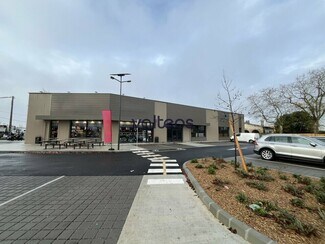 More details for 2141 Route Des Platanes, Merville - Retail for Lease