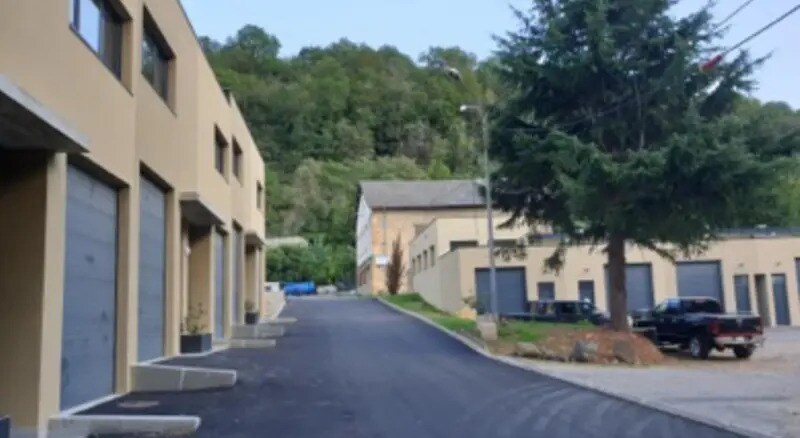 Flex dans Neuville-sur-Saône à louer - Photo du bâtiment - Image 3 de 9