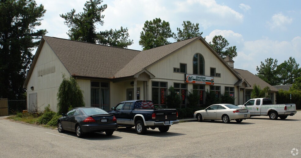 1327 Robeson St, Fayetteville, NC for sale - Primary Photo - Image 1 of 2