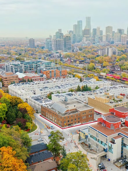 555 Davenport Rd, Toronto, ON for sale - Building Photo - Image 3 of 5